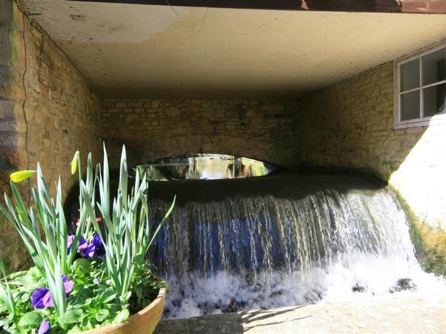 Cider Press Villa Burford Exterior photo